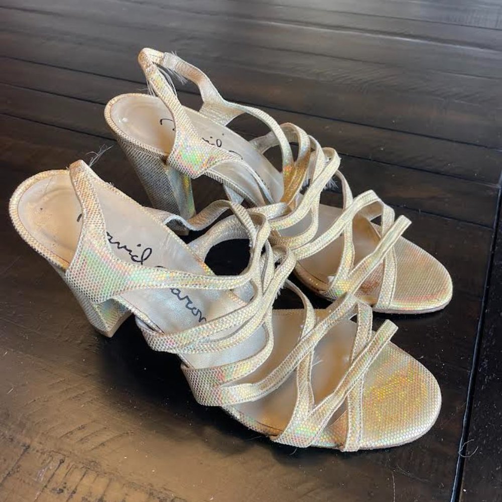 David Aaron sz 8.5 gold metallic strappy heeled sandals